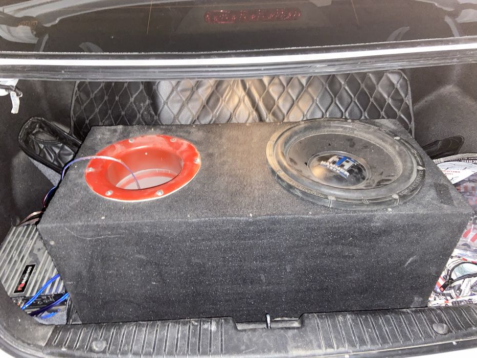 Usilitel+ sabwoofer+hamma kamplekt simlari