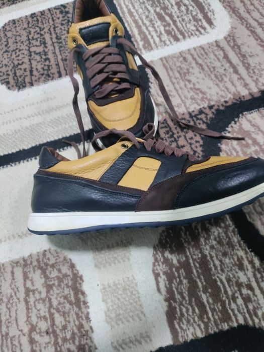 Продаются кожаные кросовки