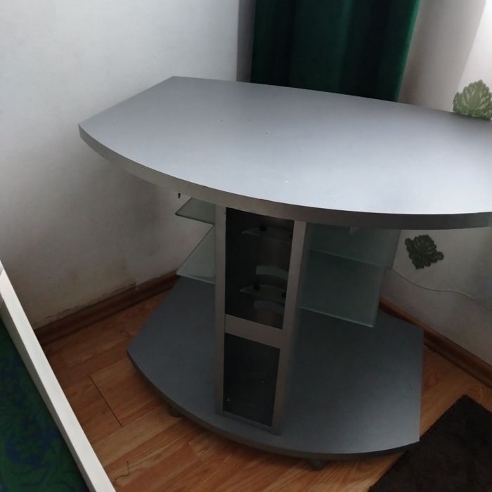 Vind masa tv solidă