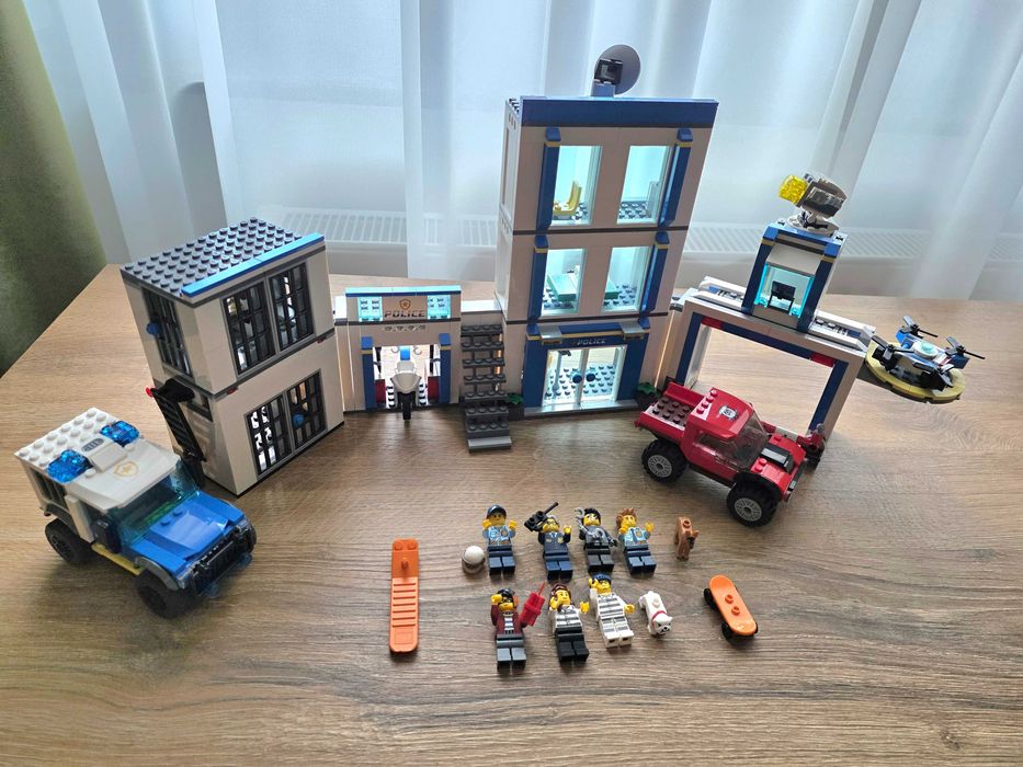 Lego City 60203 - Statiunea de schi / Lego City 60200 - Capitala / Lego City 60246 - Sectie de poliție