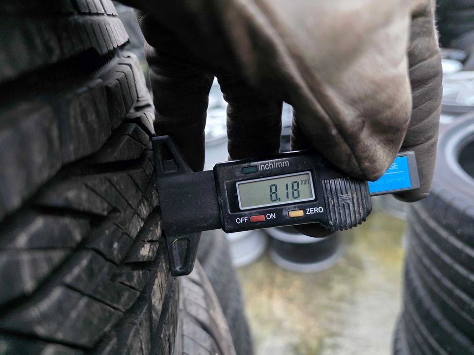 2бр Като нови гуми 215 65 16 - Continental