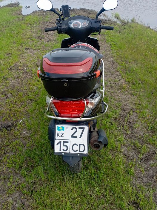 Продам скутер м8