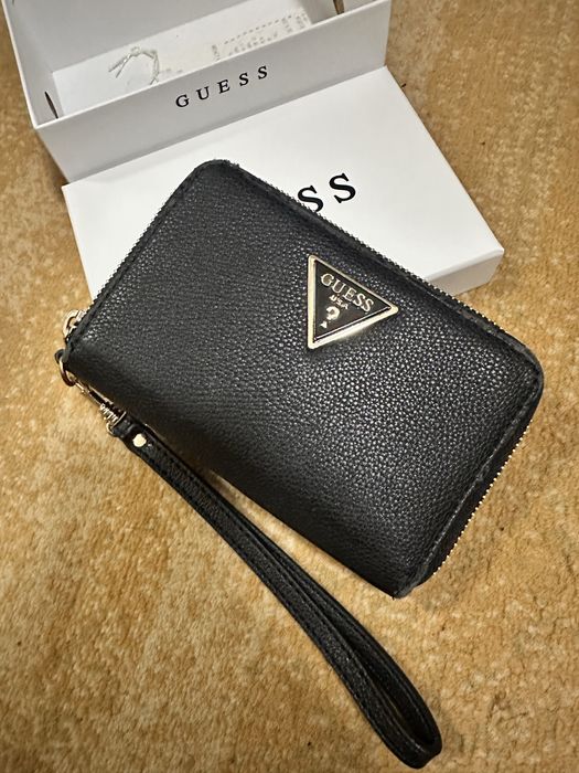 Дамско портмоне Guess