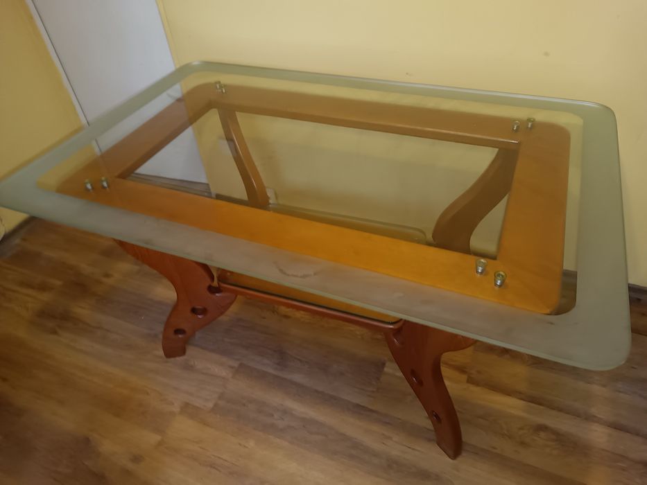 Масивна кухненска маса