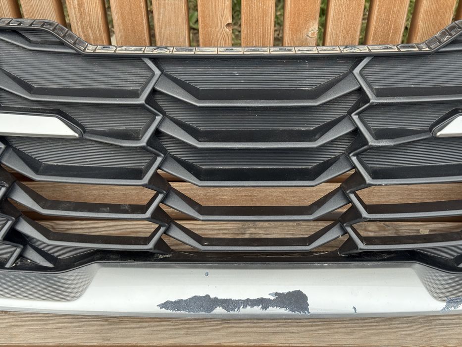 Kia Seltos 2024 продам решетку !