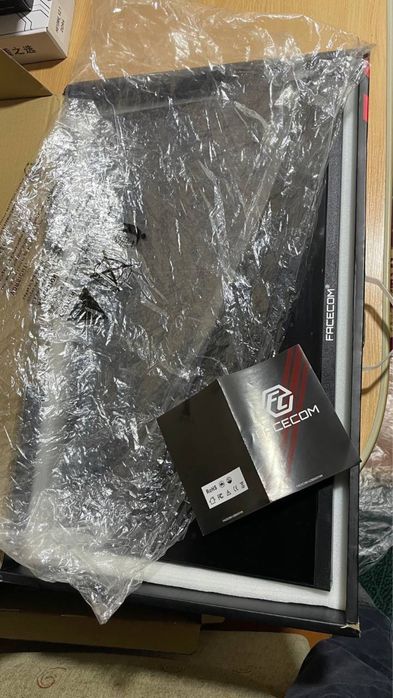 совсем новый Монитор Facecom 24' manitor