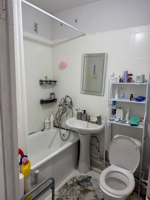 Срочно 2ком в 6мкр на 2эт