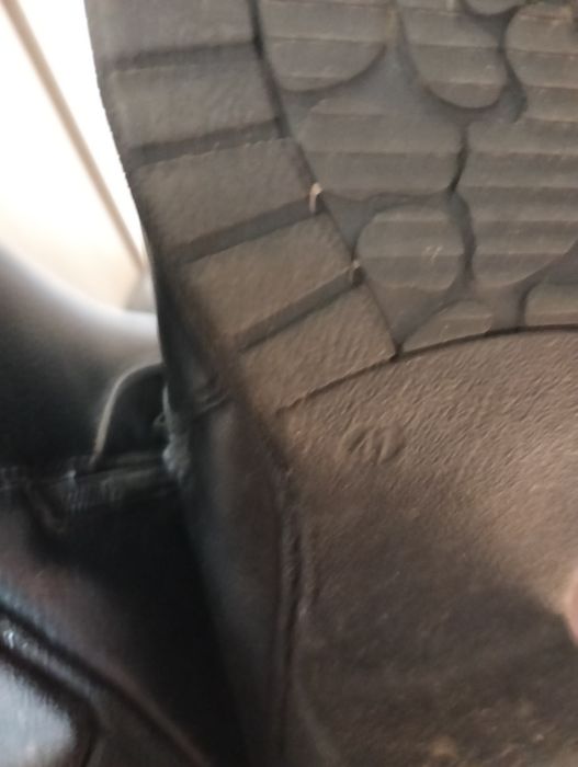 Продам женскую обувь.