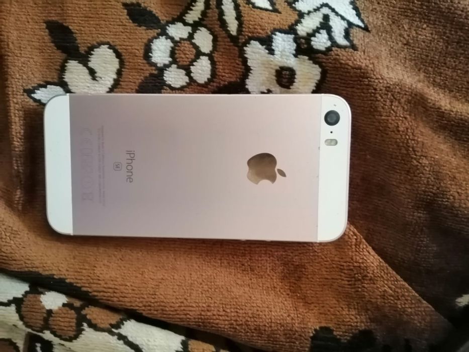 продаю срочно айфон 5