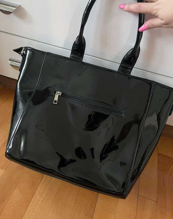 Дамска чанта кожена / лачена