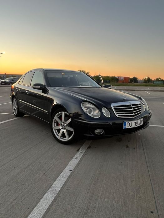 Vând Mercedes-Benz e220