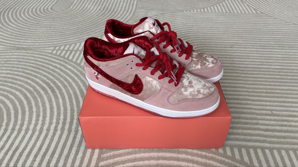 Кроссовки Nike Dunk Low SB x Strangelove