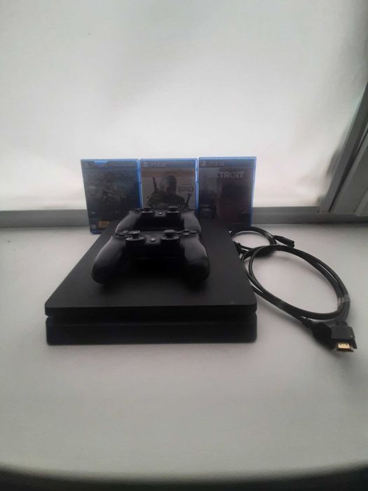 Playstation 4 slim