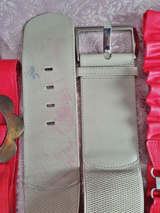 Колани лот за общо 10 лв