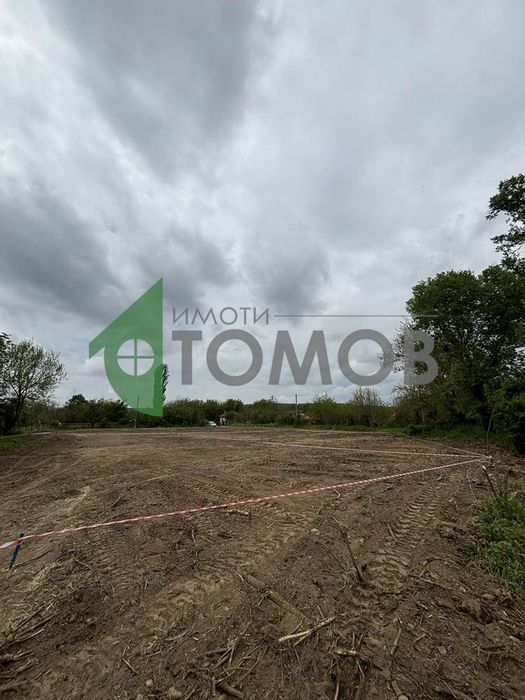 Парцел с отлична инвестиционна възможност в село Марково
