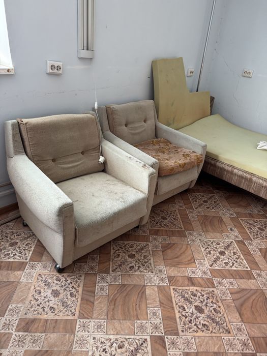 Отдам даром диван