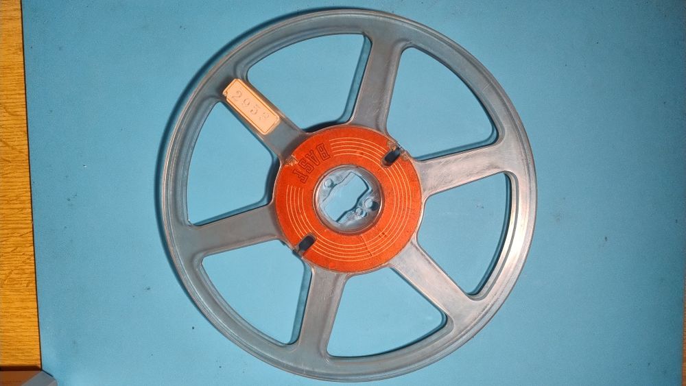 Role goale de magnetofon cu prindere AEG