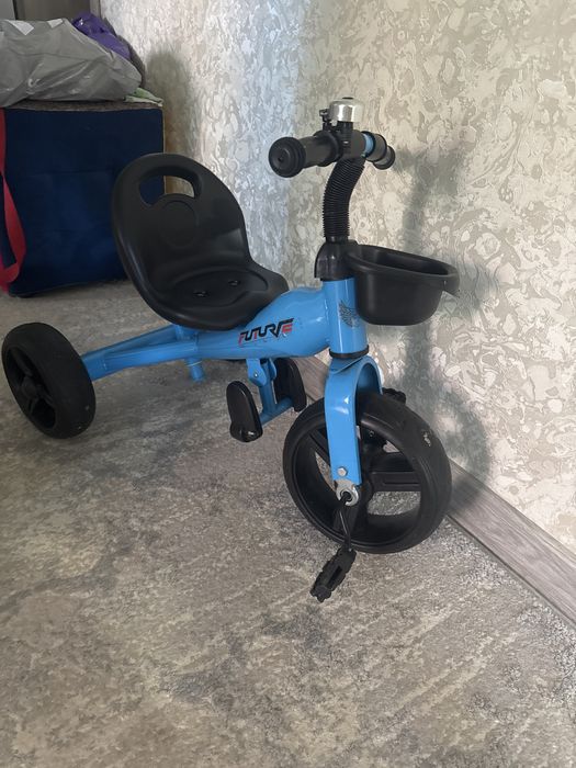 Продам трёхколёсный велик детский.