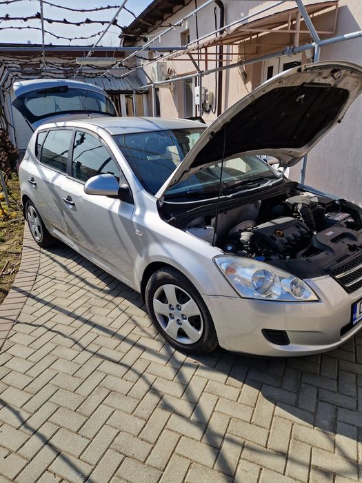Vând Kia ceed 2008