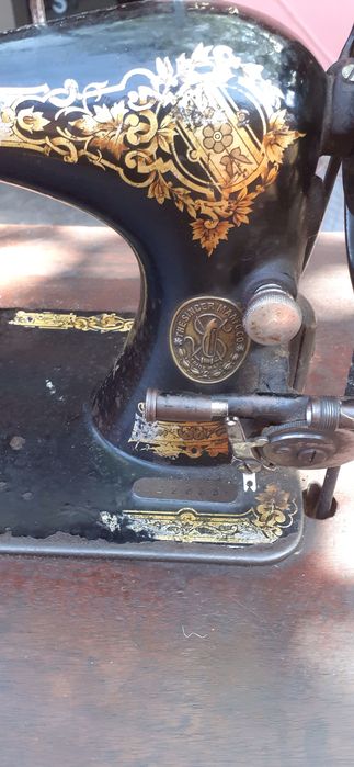 Masina de cusut Singer - veche.