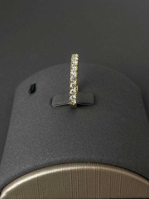 обручальное кольцо с бриллиантами