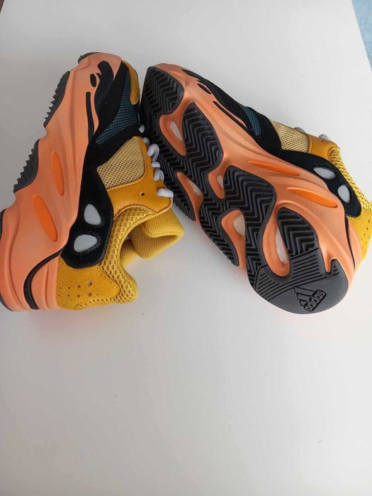 маратонки Adidas Yeezy Boost 700