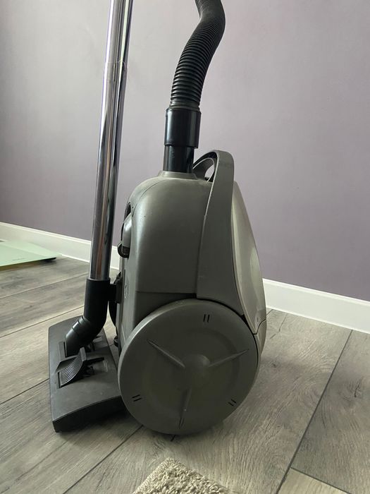 Пылесос LG V-C3044RD