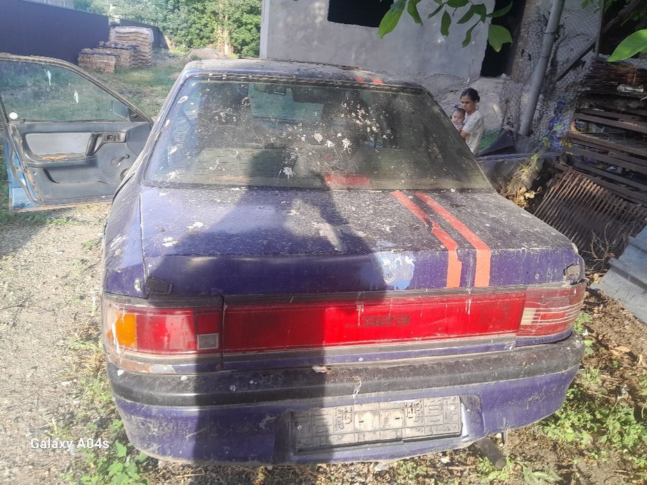 Мазда 323 продам