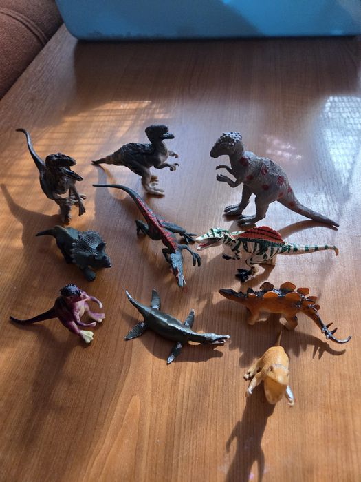 Set de 10 dinozauri