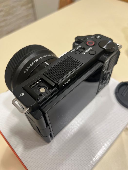 Фотоапарат  Sony - ZV-E10, E PZ 16-50mm f/3.5-5.6