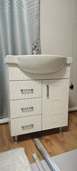 Продам тумбу с раковиной