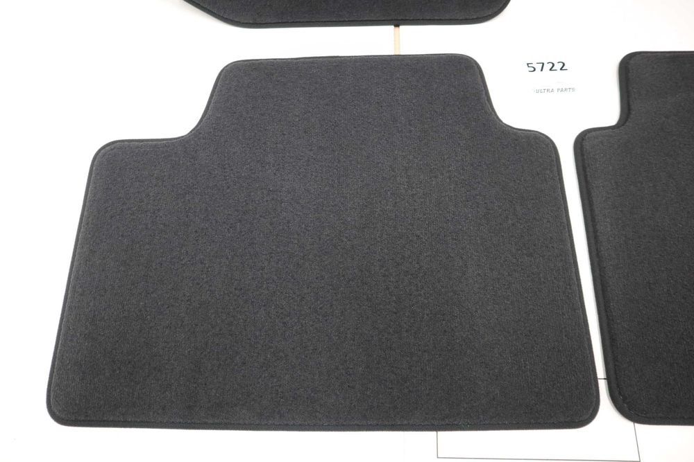 Нови велурени стелки за БМВ Г20 Г21 BMW G20 G21 2 комплекта