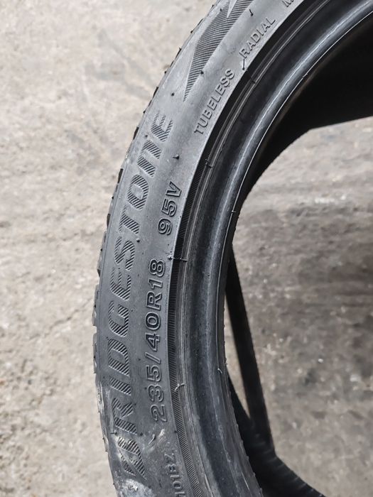 2 anvelope 235 40 18