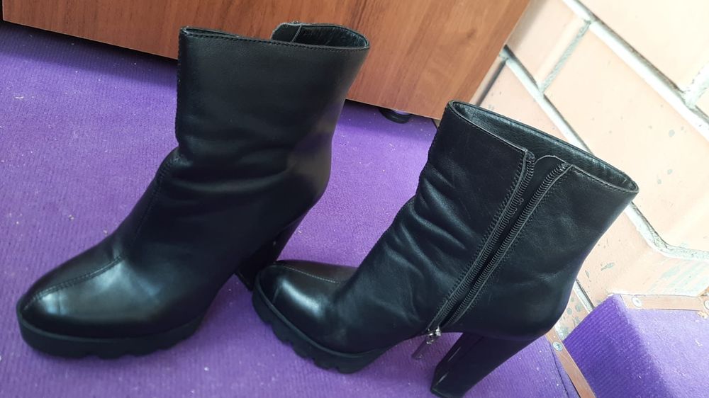 Продам кожаные осенние сапоги