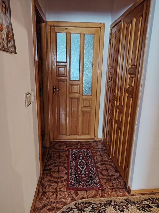 Vând apartament 3 camere  Râșnov