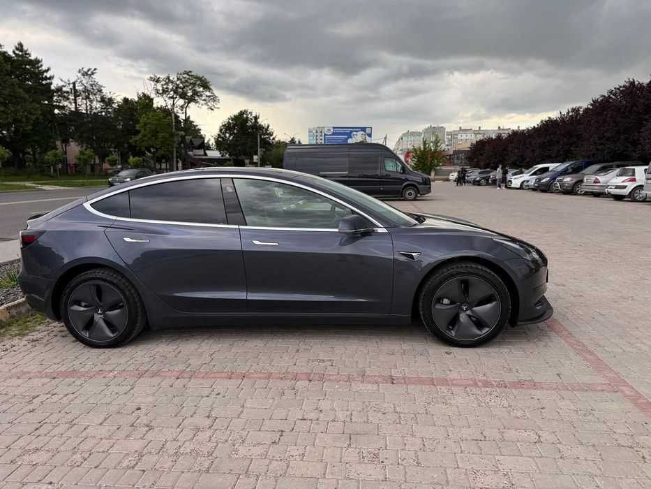 TESLA Model 3 2019 — imagine 2