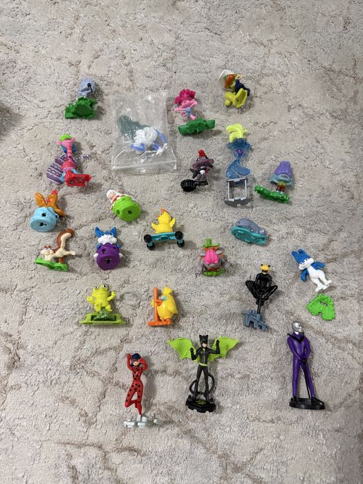 продаю игрушки из киндера 2 коллекции