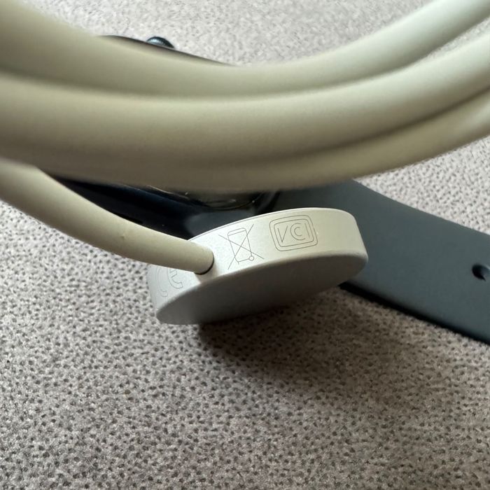 Apple Watch Series 7, 45 мм + оригинално магнитно зарядно