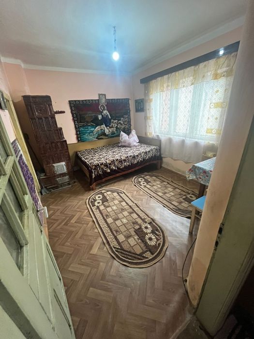 Vand Casa Batraneasca La 20 Km De Rm. Valcea(Bunesti)