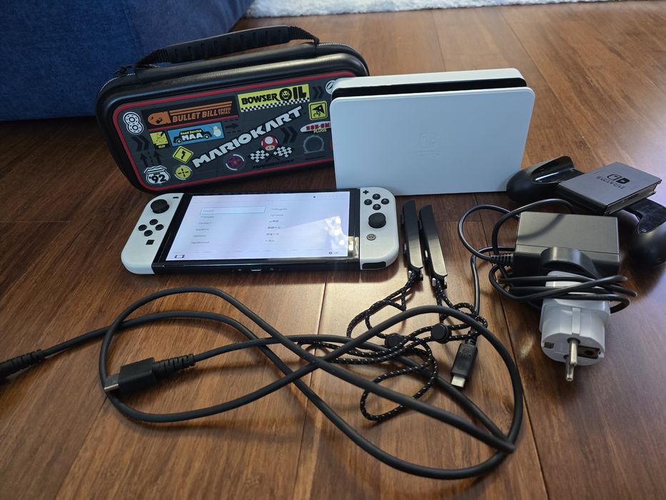Nintendo Switch OLED alb, pachet complet