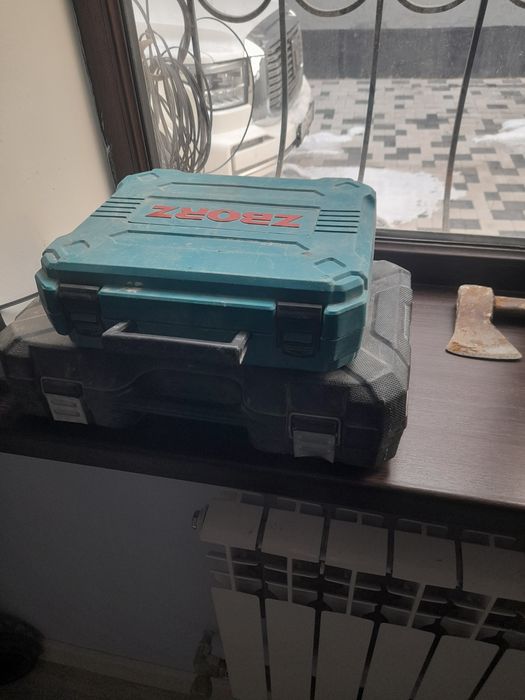 Шуруповерт и перфратор