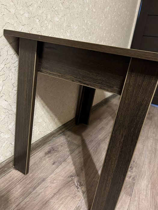 Столик журнальный