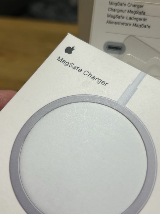 MagSafe Charger бизоично зарядно