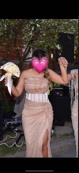 Официална рокля размер М