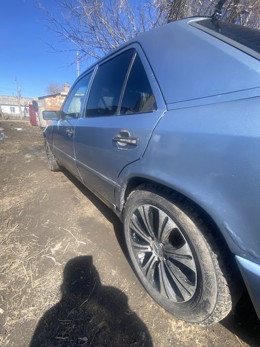 Продам мерседес 124