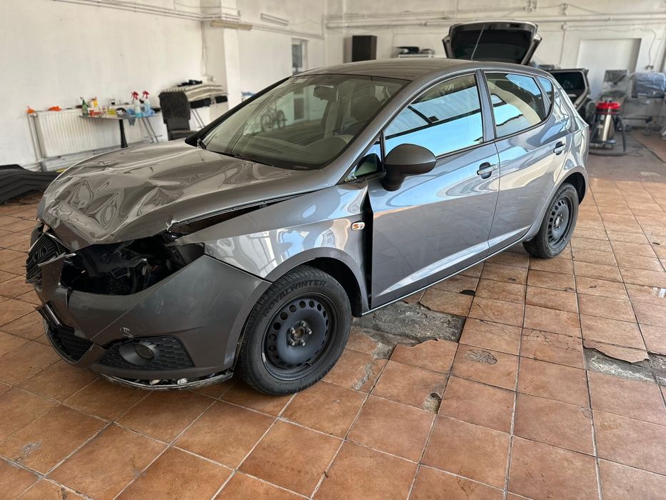 Seat Ibiza 1.6tdi euro5 cay. 4usi fab 2012. Hatchback avariat fata. Lovit
