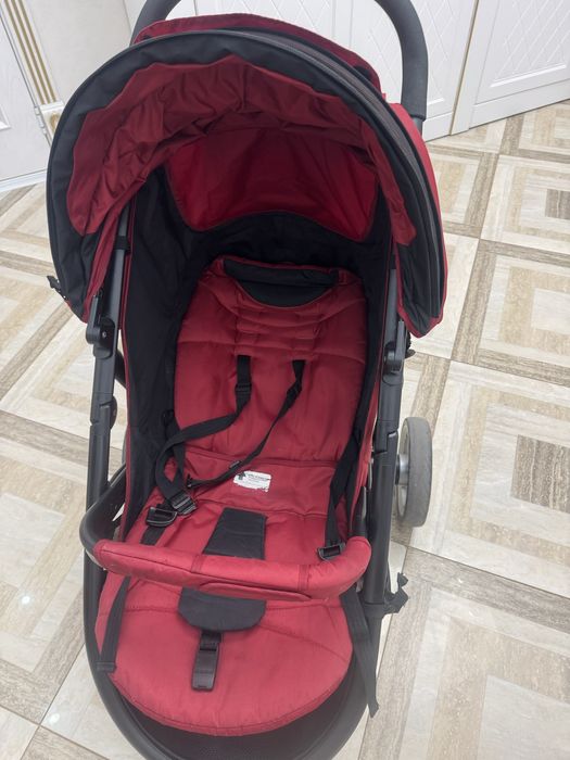 Срочно продам коляску Jone