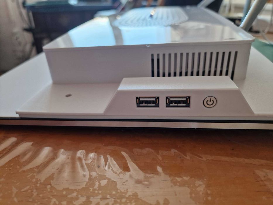 Настолен компютър „всичко в едно“. Извит дисплей. 1 TB, 32 RAM.