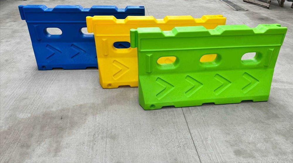 Пластиковый дорожный бордюр