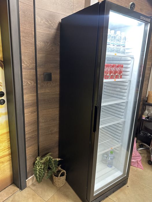 Хладилна витрина Snaige